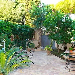 bb-domus-aurea.it-romehotels.com/